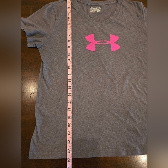 Under Armour Tshirt Medium - Picture 6 of 7